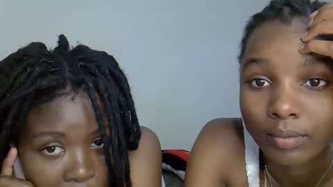 sleciah online show from November 30, 12:09 pm