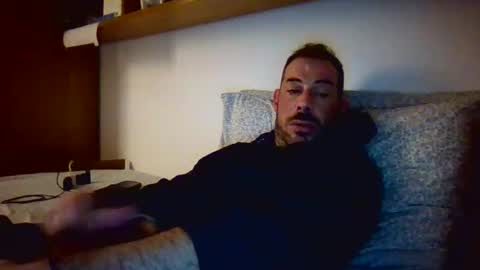 Snapshot of slevin1983 chatting on February 9, 2:40 pm slevin online show from February 9, 2:40 pm