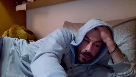 Snapshot of slevin1983 chatting on February 16, 5:48 pm slevin online show from February 16, 5:48 pm