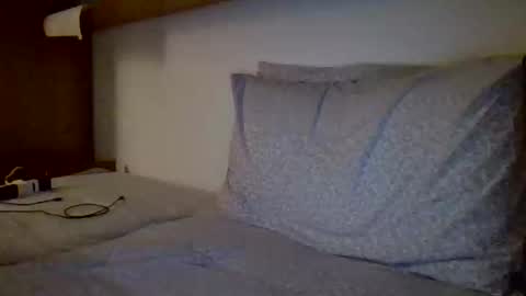 Snapshot of slevin1983 chatting on March 3, 12:15 am slevin online show from March 3, 12:15 am