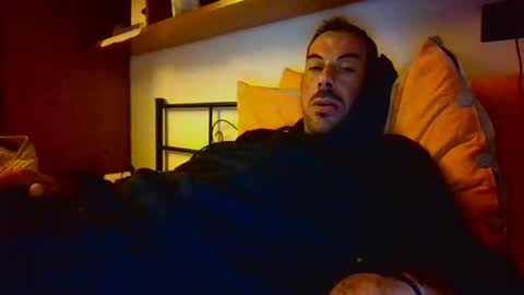 Snapshot of slevin1983 chatting on November 2, 11:51 pm slevin online show from November 2, 11:51 pm