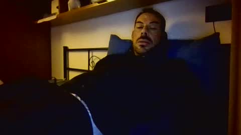 Snapshot of slevin1983 chatting on November 9, 5:33 pm slevin online show from November 9, 5:33 pm