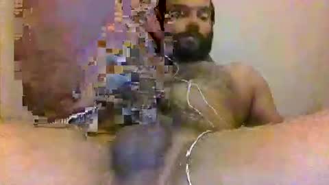 Snapshot of slhendyman chatting on December 18, 9:32 pm slhendyman online show from December 18, 9:32 pm