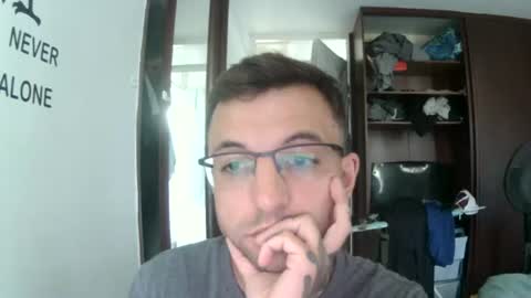 Snapshot of slim98467517333 chatting on June 23, 10:57 am slim98467517333 online show from June 23, 10:57 am