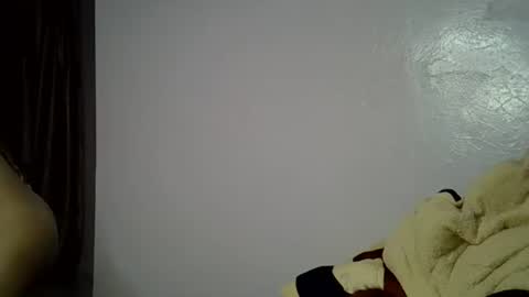 Snapshot of slim_alicia chatting on October 8, 1:25 am Alicia online show from October 8, 1:25 am