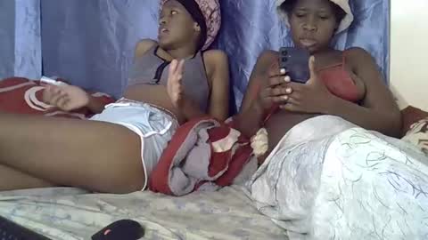 Snapshot of slim_alicia chatting on October 29, 6:53 pm Alicia online show from October 29, 6:53 pm