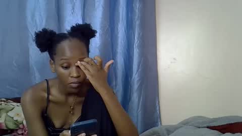 Snapshot of slim_alicia chatting on November 4, 6:40 pm Alicia online show from November 4, 6:40 pm