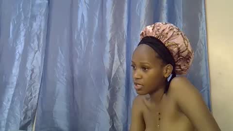 Snapshot of slim_alicia chatting on November 5, 7:41 am Alicia online show from November 5, 7:41 am