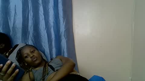 Snapshot of slim_alicia chatting on November 18, 11:58 am Alicia online show from November 18, 11:58 am