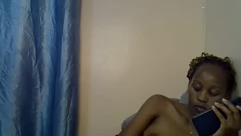 Snapshot of slim_alicia chatting on November 21, 8:07 pm Alicia online show from November 21, 8:07 pm