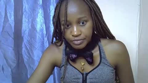 Snapshot of slim_alicia chatting on December 5, 2:31 am Alicia online show from December 5, 2:31 am