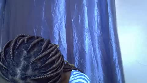 Snapshot of slim_alicia chatting on December 14, 7:03 am Alicia online show from December 14, 7:03 am