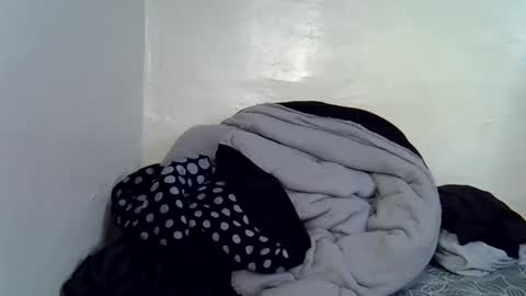 Snapshot of slim_alicia chatting on February 3, 6:35 pm Alicia online show from February 3, 6:35 pm