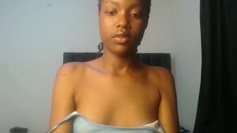 Snapshot of slim_perry chatting on February 2, 12:04 pm perry online show from February 2, 12:04 pm