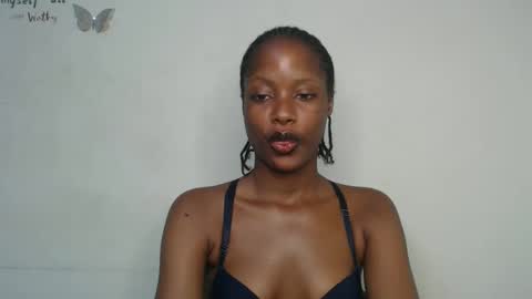 Snapshot of slim_perry chatting on February 18, 12:12 pm perry online show from February 18, 12:12 pm