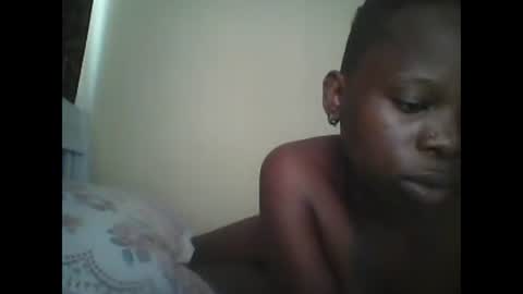 Snapshot of slim_petite_ebony chatting on December 14, 1:05 pm slim_petite_ebony online show from December 14, 1:05 pm