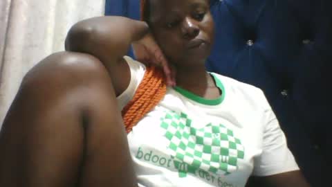 Snapshot of slim_petite_ebony chatting on June 17, 1:30 am slim_petite_ebony online show from June 17, 1:30 am