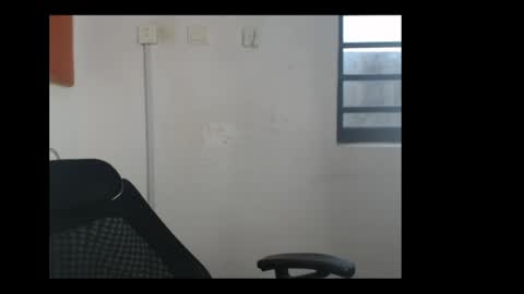 Snapshot of slim_queen2 chatting on July 21, 7:22 am Slim queen2 online show from July 21, 7:22 am