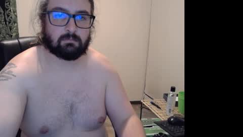 Snapshot of slimdizzy64 chatting on January 6, 1:42 am slave drew or slut online show from January 6, 1:42 am