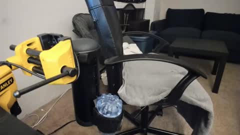 Snapshot of slimguerrilla chatting on March 4, 12:39 am Slimguerrilla online show from March 4, 12:39 am