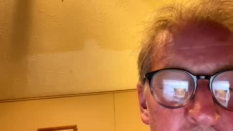 Snapshot of slimjim061560 chatting on July 19, 10:35 pm slimjim061560 online show from July 19, 10:35 pm