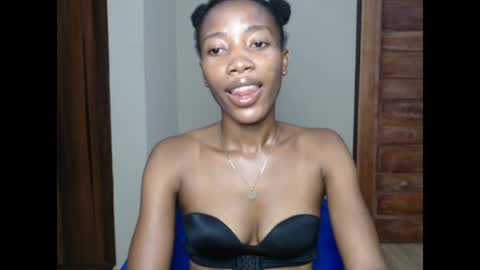 Snapshot of slimxxdool chatting on June 16, 7:16 pm call me love online show from June 16, 7:16 pm