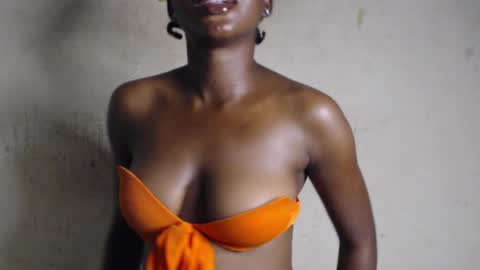 Snapshot of slimzy_hotxx chatting on July 8, 9:25 am Grace online show from July 8, 9:25 am