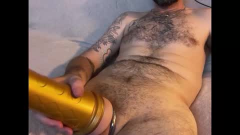 Snapshot of slipperyrichard_420 chatting on December 27, 11:53 pm slipperyrichard_420 online show from December 27, 11:53 pm