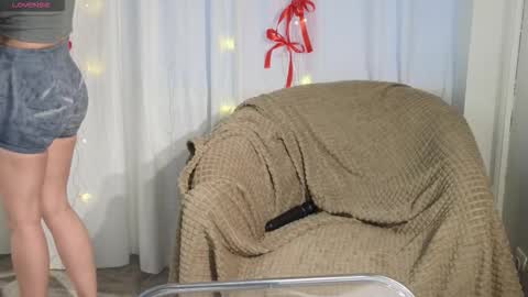 Emilia online show from December 19, 12:12 pm