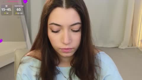 Snapshot of slow_flower chatting on January 18, 9:24 am Emilia online show from January 18, 9:24 am