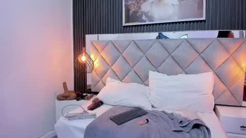 slut_milf_ online show from November 4, 7:24 pm