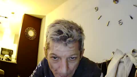 slut_puppy4u online show from June 2, 3:08 am