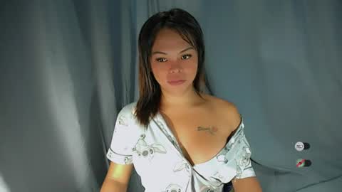 Snapshot of sluts_cum chatting on July 23, 3:54 pm louie and diana online show from July 23, 3:54 pm