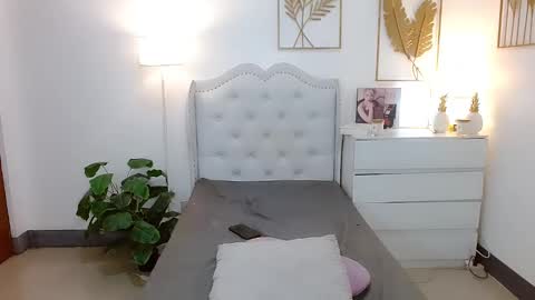 slutty_aurora online show from February 17, 4:48 pm
