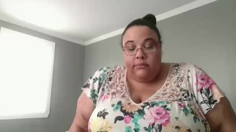 Snapshot of sluttyjess31 chatting on February 12, 3:29 pm Jessica online show from February 12, 3:29 pm