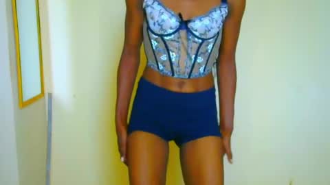 Snapshot of sluttysam_ chatting on July 13, 8:17 am Sexyslutt online show from July 13, 8:17 am