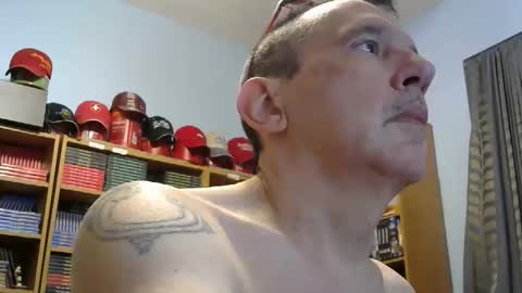 Snapshot of sluttyslave81 chatting on January 7, 5:54 am sluttyslave81 online show from January 7, 5:54 am