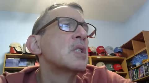 Snapshot of sluttyslave81 chatting on January 14, 3:50 pm sluttyslave81 online show from January 14, 3:50 pm