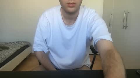 Snapshot of sluttystudent22 chatting on April 7, 11:32 am sluttystudent22 online show from April 7, 11:32 am