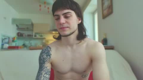 Gus online show from March 8, 4:27 am