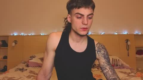 Snapshot of sly_gus chatting on April 23, 6:21 pm Gus online show from April 23, 6:21 pm