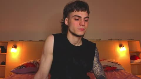 Snapshot of sly_gus chatting on April 28, 4:34 pm Gus online show from April 28, 4:34 pm