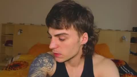 Snapshot of sly_gus chatting on May 30, 3:31 pm Gus online show from May 30, 3:31 pm