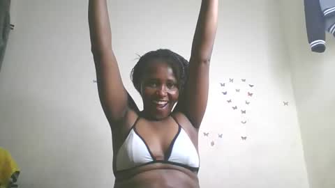 Snapshot of sly_mama chatting on May 23, 1:04 pm sly_mama online show from May 23, 1:04 pm