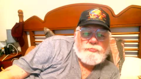 Snapshot of slydevil_1954 chatting on September 12, 12:22 am Slydevil online show from September 12, 12:22 am