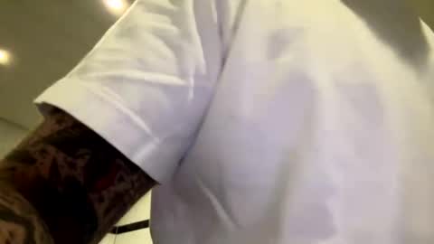 Snapshot of slyse69 chatting on December 18, 7:30 pm slyse69 online show from December 18, 7:30 pm