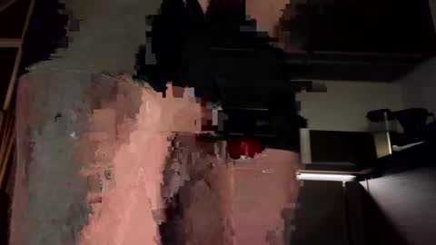 Snapshot of slyse69 chatting on January 1, 12:21 am slyse69 online show from January 1, 12:21 am