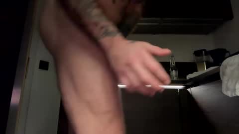 Snapshot of slyse69 chatting on January 1, 3:45 am slyse69 online show from January 1, 3:45 am