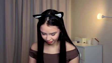 Snapshot of slyshypie chatting on January 17, 1:16 pm Lily online show from January 17, 1:16 pm