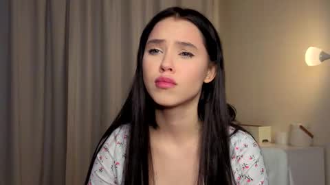 Snapshot of slyshypie chatting on January 19, 1:26 pm Lily online show from January 19, 1:26 pm